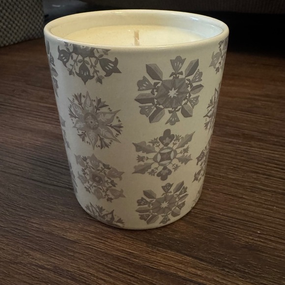 Target Fireside Glow Ceramic Snowflake Candle 12.3oz Grey Cream Holiday Decor - Picture 2 of 3